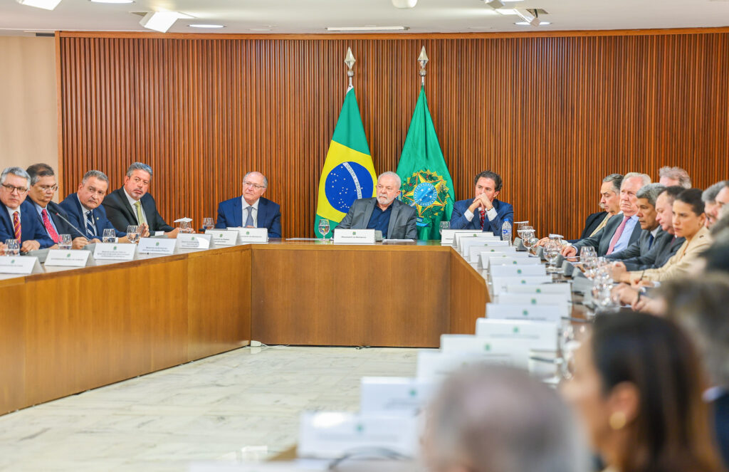 O presidente Lula (PT) se reúne pela segunda vez com os governadores no Palácio do Planalto para tratar das ações prioritárias nos estados. Foto: Ricardo Stuckert/PR
