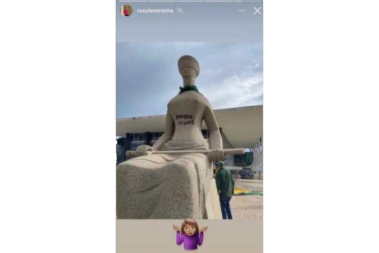 Médica compartilhou a imagem da escultura “A Justiça” pichada com a frase “perdeu, mané”. Foto: Reprodução/Instagram
