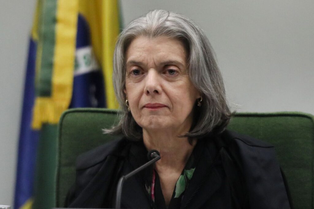 A ministra do STF Cármen Lúcia encaminhou seis pedidos de investigação contra o ex-presidente Jair Bolsonaro (PL) para a 1ª instância. Foto: Nelso Jr./SCO/STF