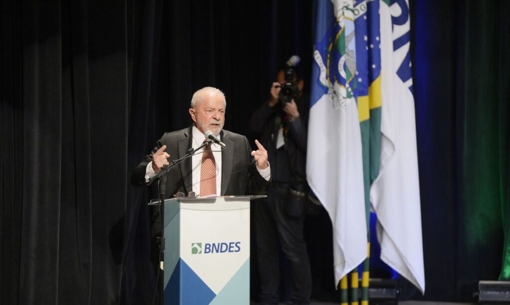 Presidente Lula (PT) tem feito críticas ao presidente do Banco Central, Roberto Campos Neto, por Lula por conta da manutenção da taxa básica de juros (Selic) em 13,75% ao ano, maior patamar desde 2017. Foto: Tomaz Silva/Agência Brasil