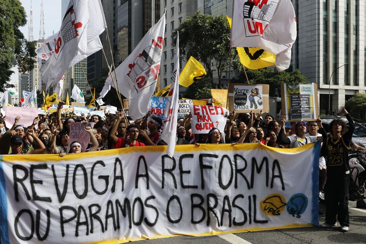 Criado em 2017 pela Lei 13.415, o Novo Ensino Médio (NEM) foi alvo de inúmeros protestos e mobilizações nesta semana por todo o país. Foto: Fernando Frazão/Agência Brasil