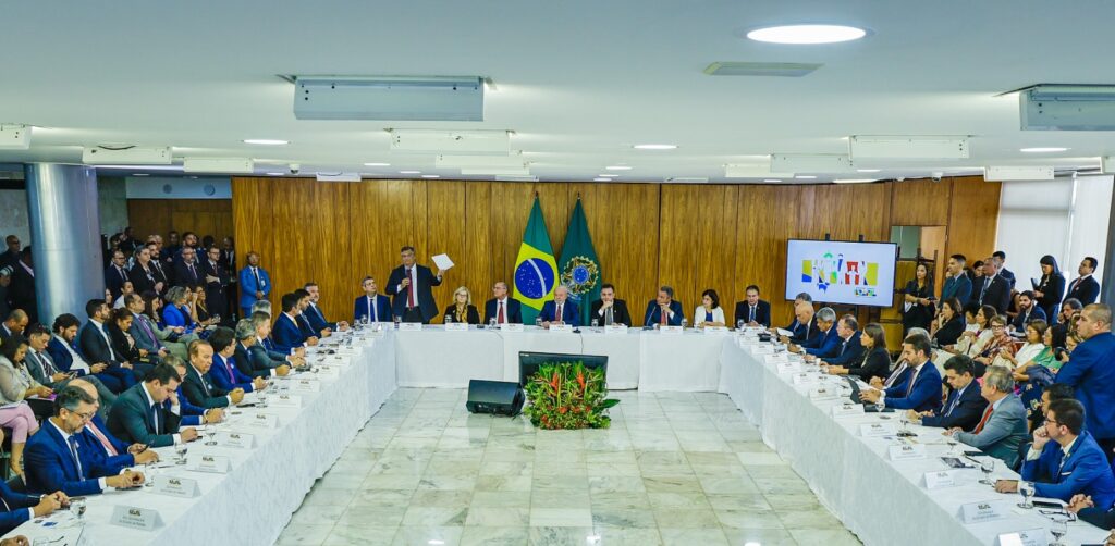 O presidente Lula (PT) participa de um encontro para debater ações que permitam combater a escalada da violência das escolas. Foto: Ricardo Stuckert/PR