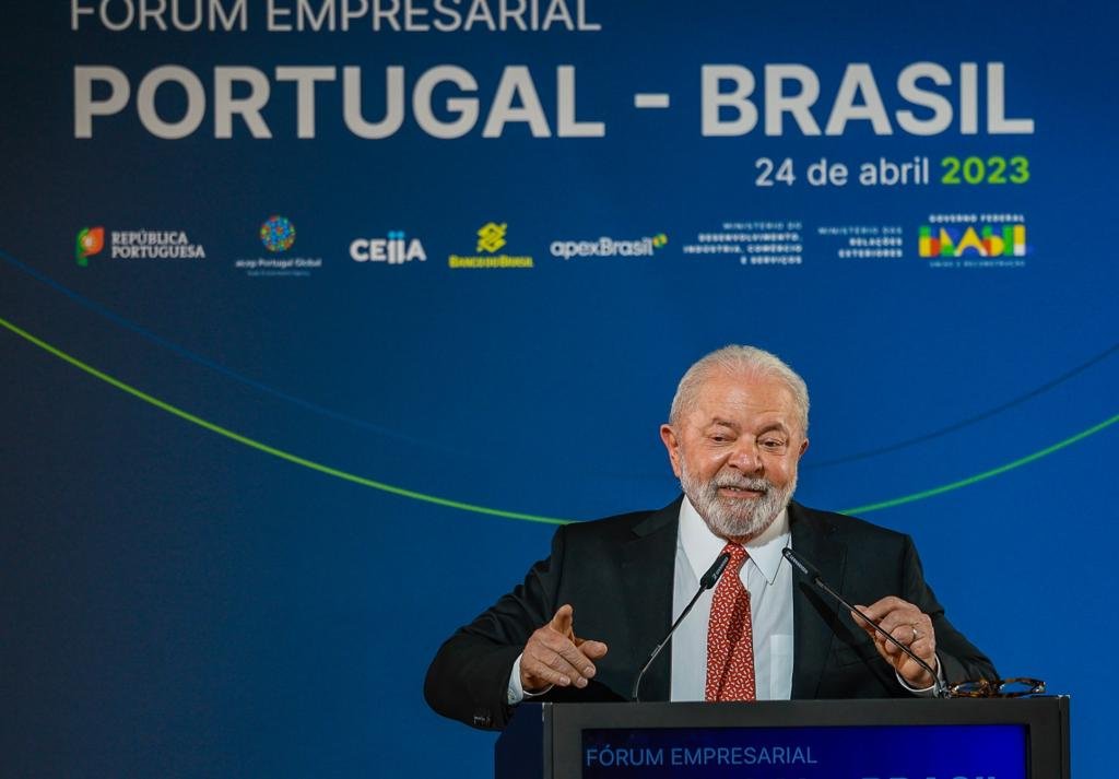 Cumprindo agenda oficial em Portugal desde a última sexta-feira (21), o presidente Lula voltou a criticar a taxa de juros em vigor no país. Foto: Ricardo Stuckert/PR