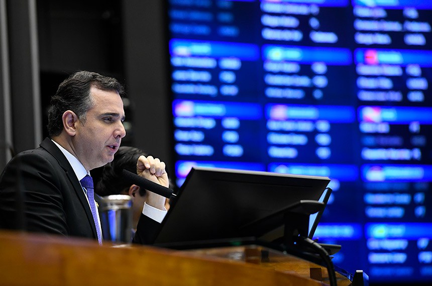 Presidente do Congresso, Rodrigo Pacheco, prorroga medida provisória sobre Bolsa Família e combustíveis. Foto: Marcos Oliveira/Agência Senado