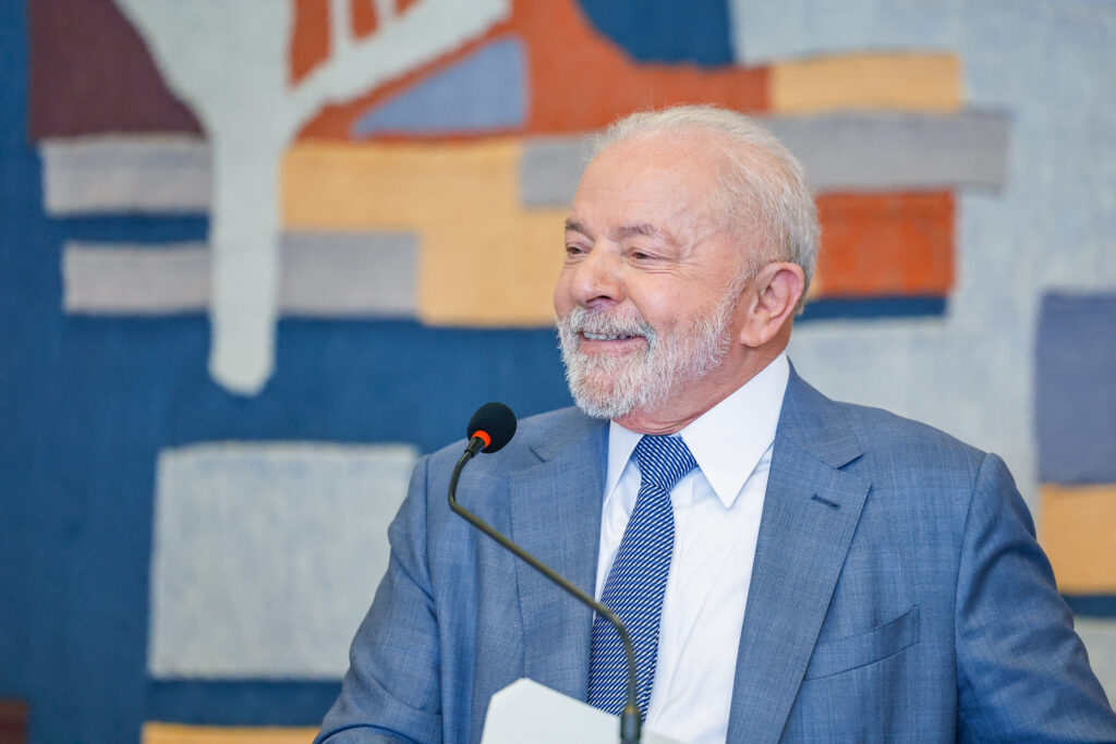 O presidente Lula e a ministra Luciana Santos premiaram os dois pesquisadores cujas medalhas foram vetadas pelo ex-presidente Jair Bolsonaro. Foto: Ricardo Stuckert/Presidência da República