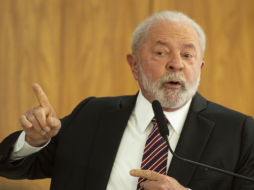 O presidente Lula afirmou que defende o fechamento de todos os clubes de tiro, com exceção dos utilizados por forças de defesa e segurança. Foto: Marcelo Camargo/Agência Brasil