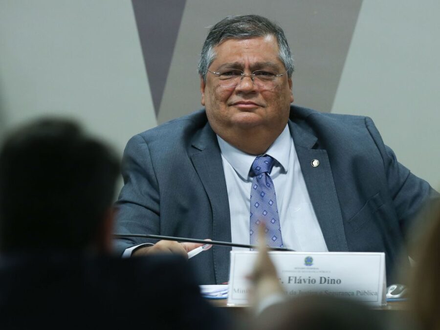 O ministro da Justiça e Segurança Pública, Flávio Dino, em audiência na Comissão de Segurança Pública do Senado. Foto: Lula Marques/Agência Brasil.