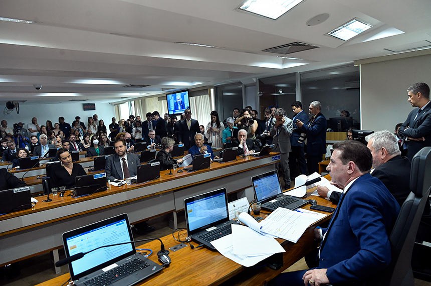 CAE analisa desoneração da folha de pagamento. Foto: Geraldo Magela/Agência Senado