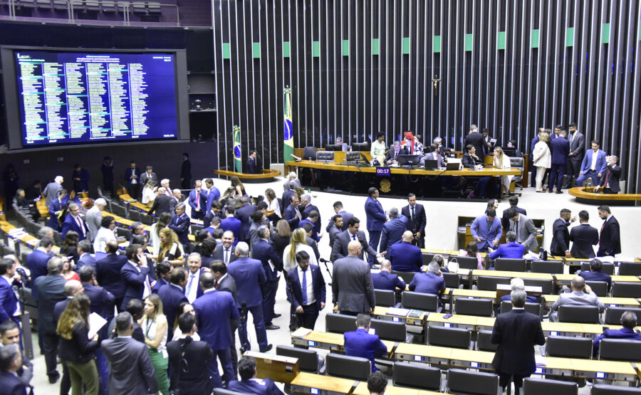 PL, União e PP acumulam o maior número de deputados favoráveis à flexibilização da legislação sobre armas na Câmara dos Deputados. Foto: Zeca Ribeiro/Câmara dos Deputados