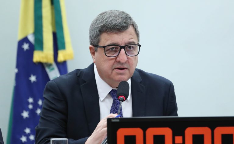 Votação do parecer preliminar da LDO de 2024 acontece com cinco meses de atraso na Comissão Mista do Orçamento. Foto: Bruno Spada/Câmara dos Deputados