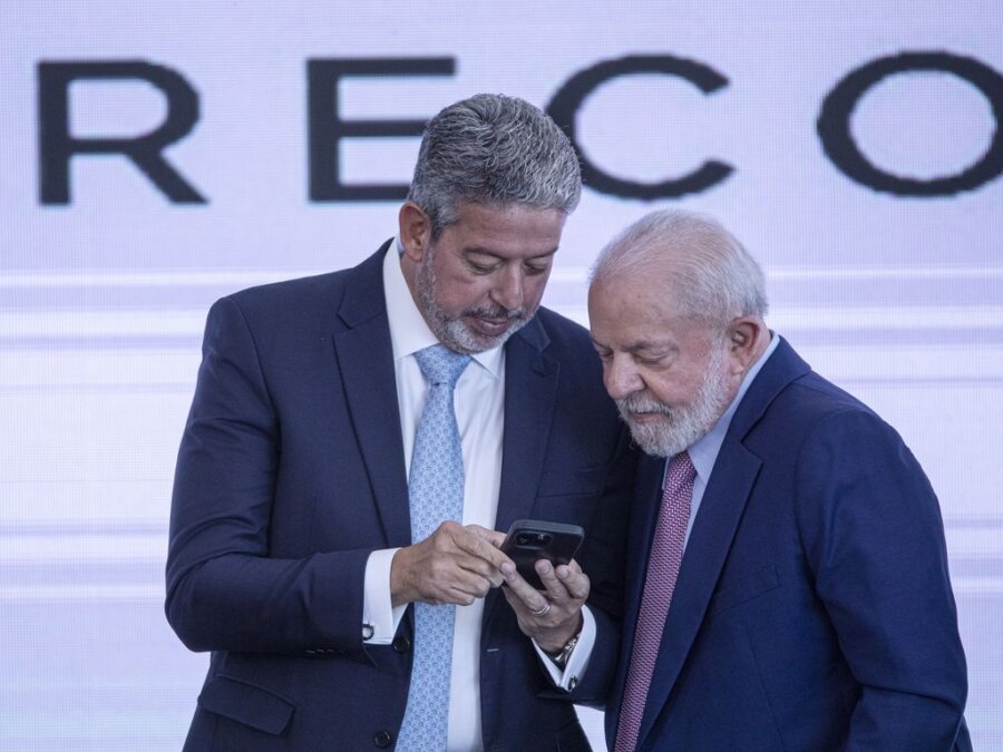 Arthur Lira (PP-AL) com Lula (PT). Foto: Joédson Alves/Agência Brasil
