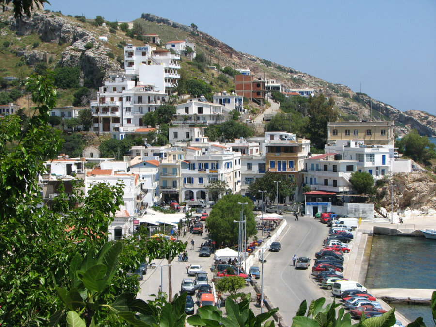 Paisagem em Ikaria, na Grécia. Foto: Stelios Kiousis (via Wikimedia Commons)