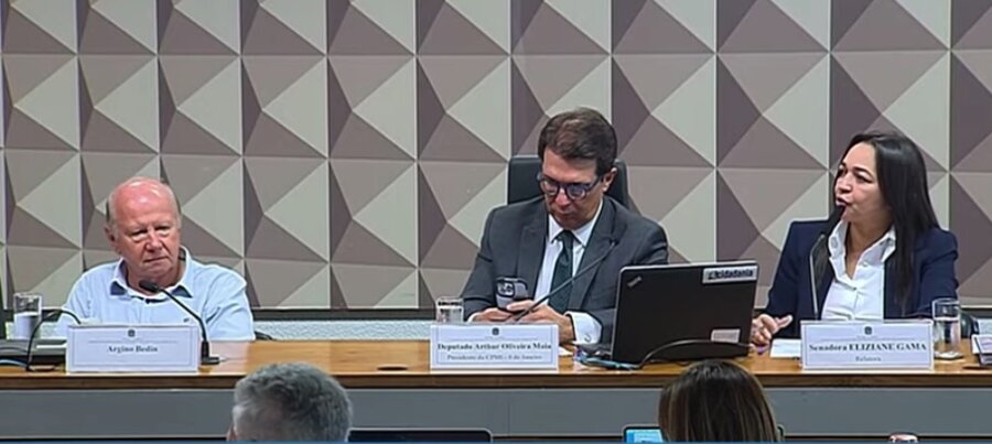 Argino Bedin fica calado na CPMI ao ser questionado sobre os caminhões que destinou à Brasília para colaborar com o golpe. Foto: Reprodução / Youtube