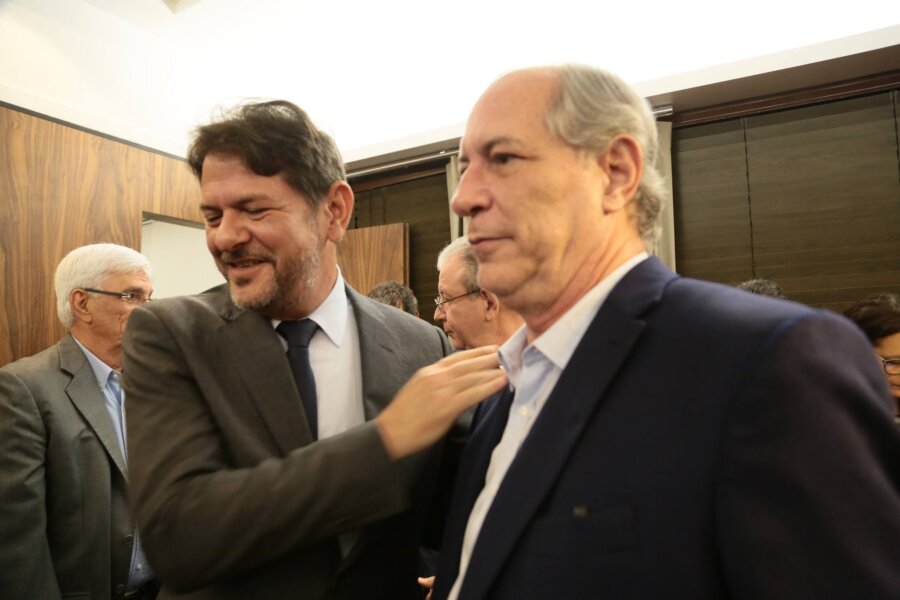 Os irmãos Ciro Gomes e Cid Gomes protagonizaram discussão acalorada em encontro do PDT, no Rio de Janeiro. Foto: Portal IN