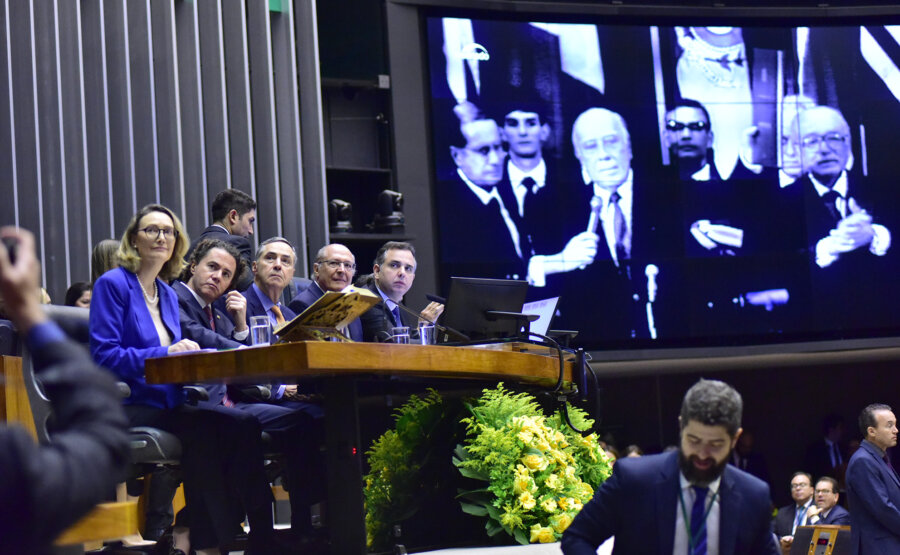 Sessão no Congresso Nacional pelos 35 anos da Constituição de 88. Foto: Zeca Ribeiro/Câmara dos Deputados