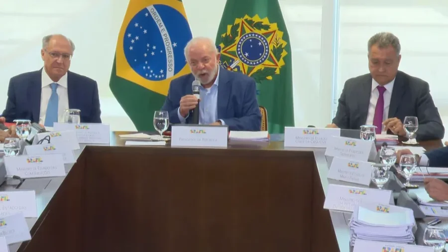 O presidente Lula fez a declaração logo no começo da reunião ministerial convocada para esta sexta-feira, no Palácio do Planalto. Foto: Reproduçã