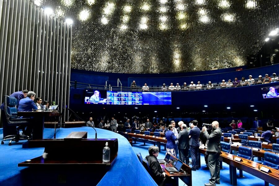 Em votação simbólica, Senado aprovou PL dos agrotóxicos após a retirada, por parte do relator, de trechos que geravam atritos.