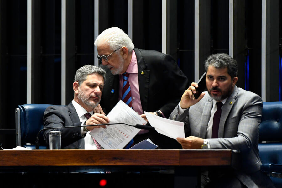 Rogério Carvalho, relator da MP das Subvenções no Senado, Jaques Wagner e Marcos Rogério