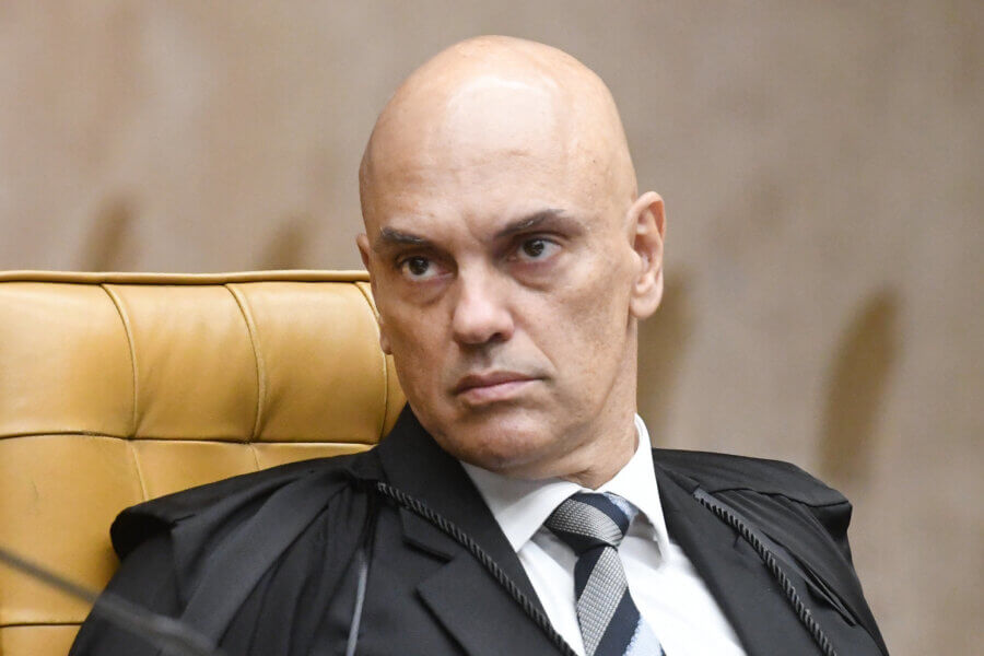 Alexandre de Moraes afirma nunca ter restringido contato entre advogados de alvos da Tempus Veritatis, apenas que atuem como intermediários. Foto: Carlos Moura/SCO/STF