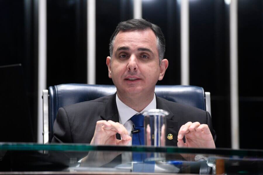 O presidente do Senado, Rodrigo Pacheco, criticou falas do presidente do PL depois de operação da PF sobre a Abin