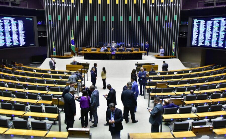 A Câmara dos Deputados discute em plenário o relatório pela manutenção da prisão do deputado Chiquinho Brazão, Foto: Zeca Ribeiro/Câmara dos Deputados
