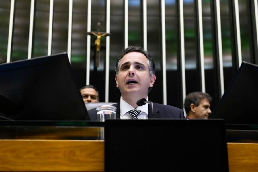 Rodrigo Pacheco, presidente do Senado e do Congresso, que fez discurso em sessão solene