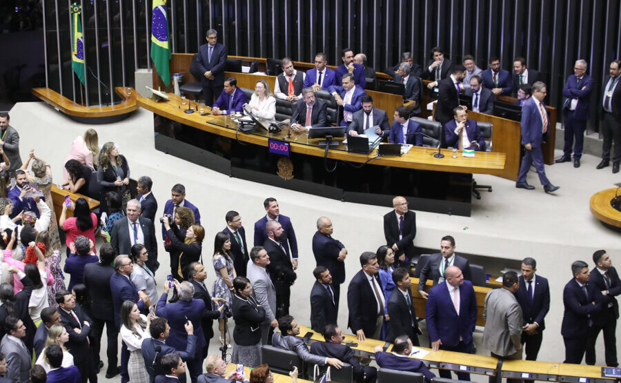 Plenário da Câmara na última quarta-feira, quando os deputados confirmaram a prisão de Chiquinho Brazão (sem partido-RJ). Foto: Zeca Ribeiro/Câmara dos Deputados