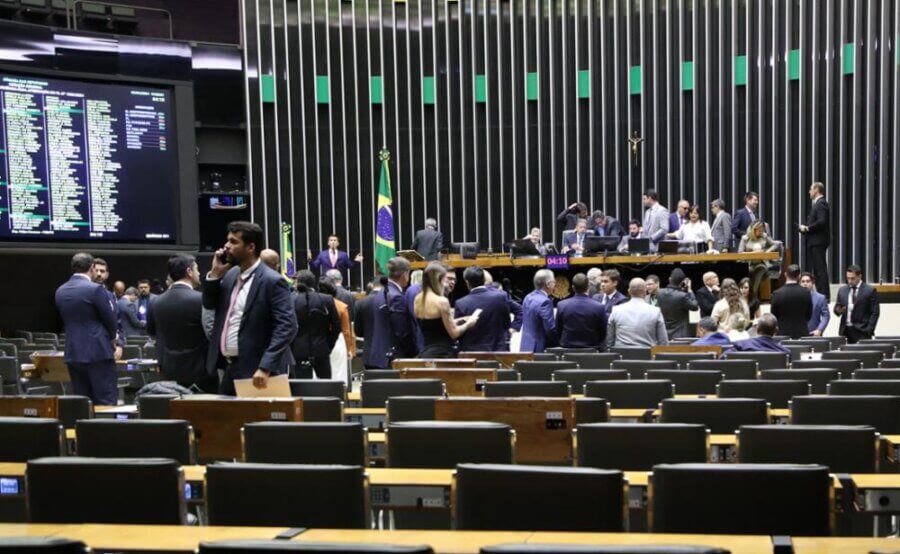 À revelia do governo, Câmara aprova urgência aumento de penas para invasões de terra. Foto: Mário Agra/Ag. Câmara