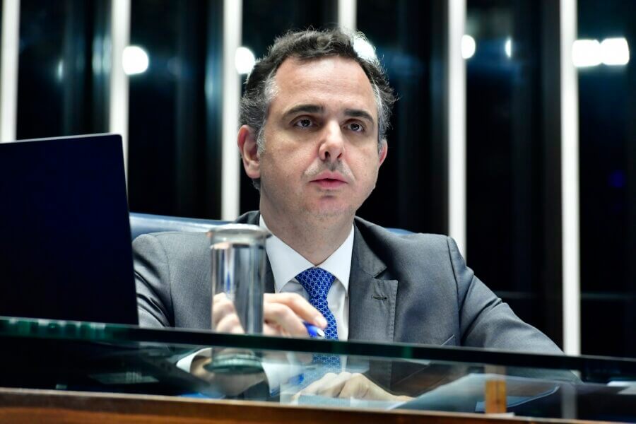 Rodrigo Pacheco, presidente do Senado, defende regulamentar redes sociais