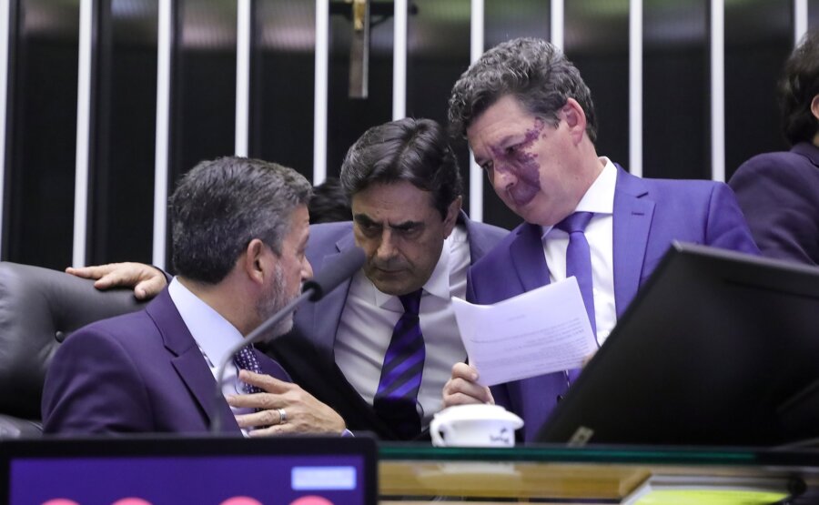 Câmara durante a votação da regulamentação da reforma tributária; veja como cada deputado votou