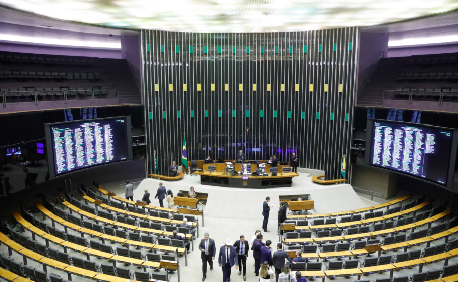 De autoria do vice-líder do governo na Câmara, Rubens Pereira Jr (PT-MA), projeto sobre transparência de emendas pode ser votado até terça (5) Foto: Mario Agra / Câmara dos Deputados