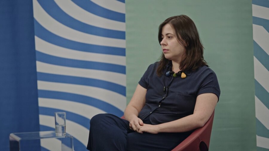 A deputada Sâmia Bomfim em cena do documentário "A Câmara". Foto: Reprodução/Sal Audiovisual